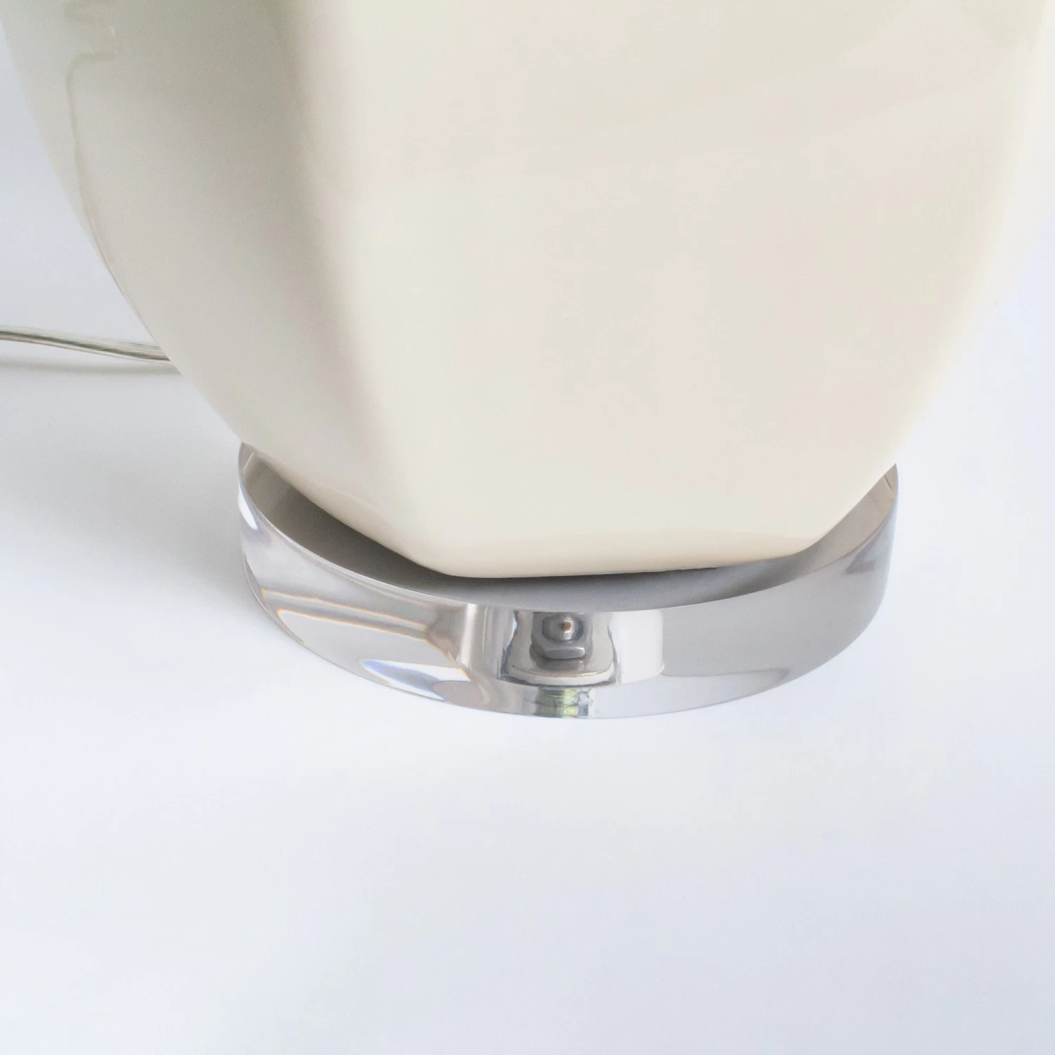 Nova Lamp In Sunlit 5 Nova Lamp In Sunlit - Image 3