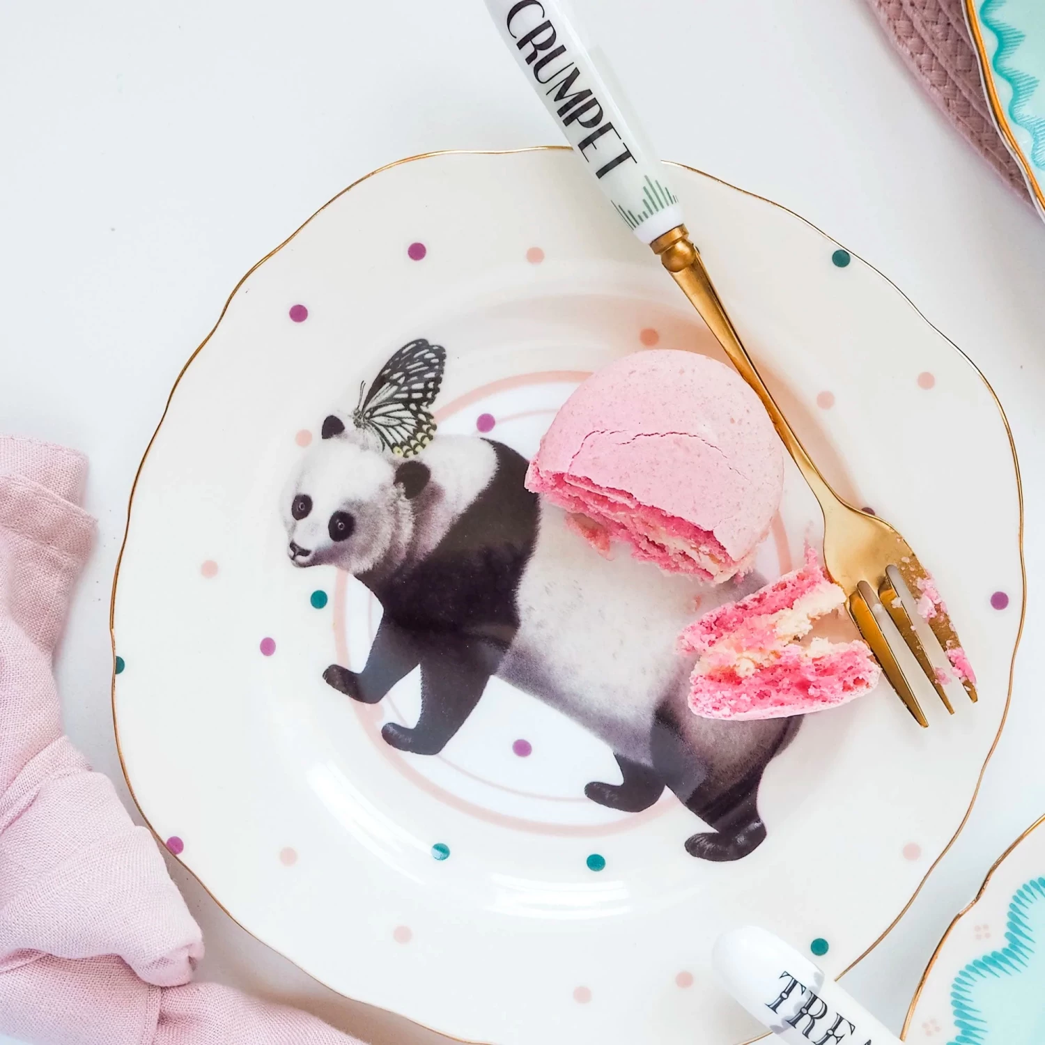 Set Of 4 Pretty Pastel Animal Cake Plates 7 Set Of 4 Pretty Pastel Animal Cake Plates - Image 5